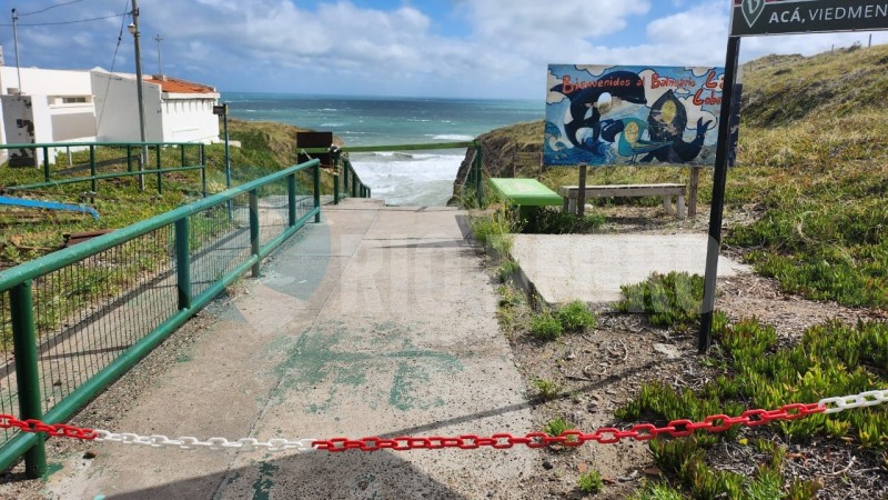 Piden la reapertura urgente de la playa de La Lobería y advierten sobre posibles medidas judiciales