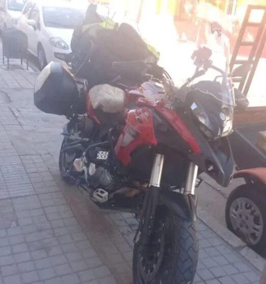 (AUDIO) Afirman que la moto robada a metros del Centro de Monitoreo estaría en Viedma: esperan orden de allanamiento