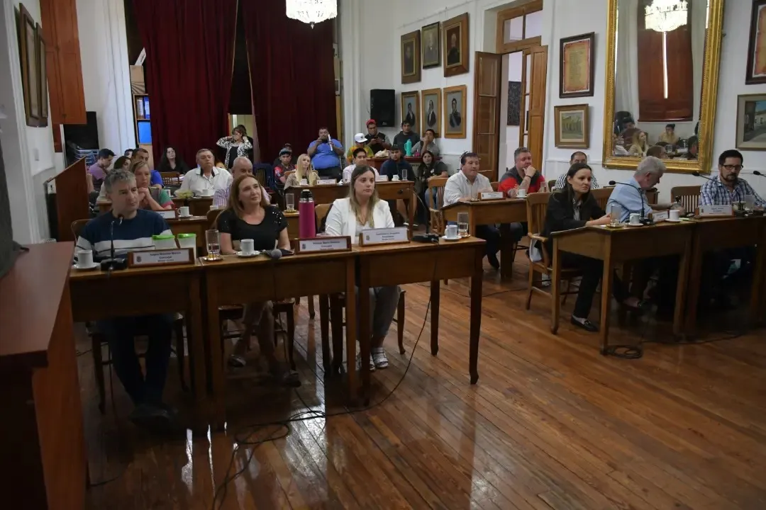 Concejales invitan a Otero para que explique los alcances de la ayuda municipal al transporte de estudiantes
