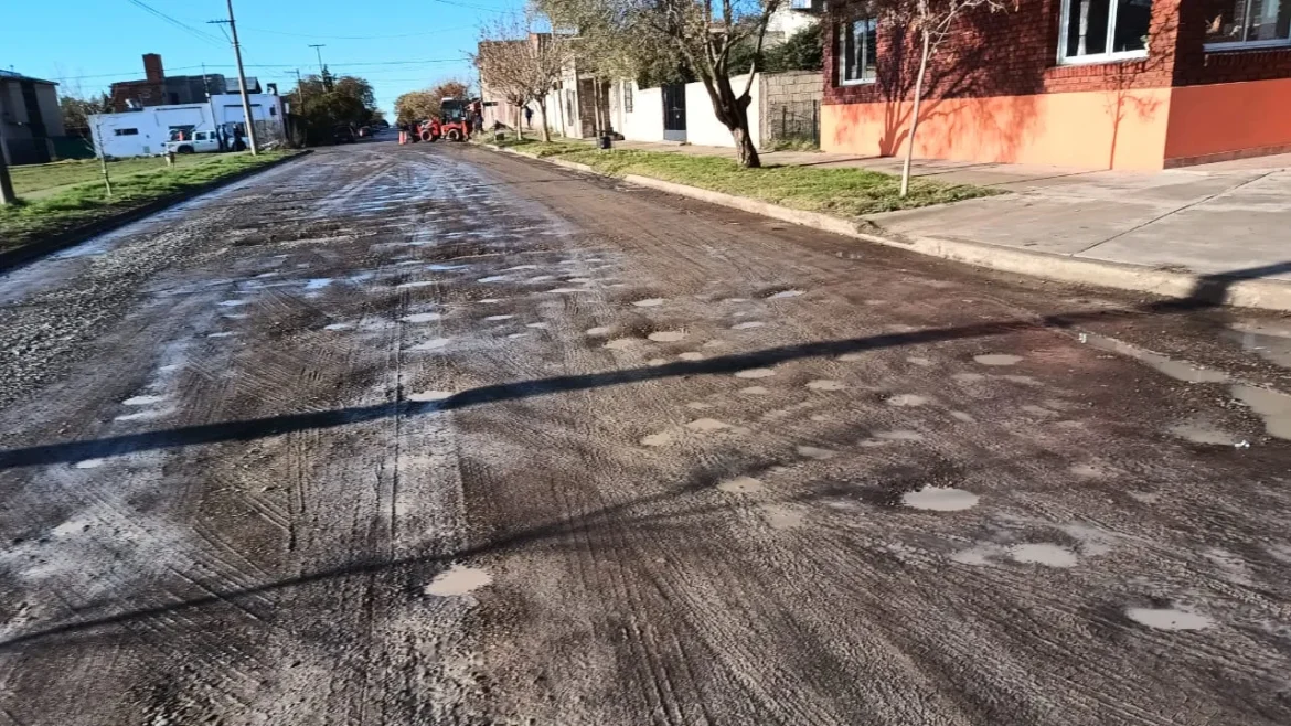 Quejas por falta de agua y estado de las calles en el barrio Obrero